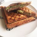 uchico1006's cooksnap of when they made ハムチーズホットサンド.