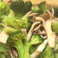Koidorobo's cooksnap of when they made レンジで簡単！ブロッコリーと舞茸炒め.