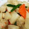 Macaw's cooksnap of when they made 大根と鶏団子の優しい煮物.