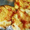 あい殿's cooksnap of when they made 超簡単！餃子の皮でパリパリミニピザ！.