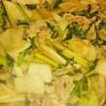 クック1OWQQ0☆'s cooksnap of when they made 安くてガッツリ！豚肉とカブの生姜炒め.
