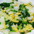 しろめのしろん's cooksnap of when they made 白菜とほうれん草のガーリックマヨ炒め☆.