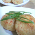ケロのん's cooksnap of when they made もちウマ〜☆チーズとツナのいももち.