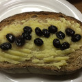 はーとねこ's cooksnap of when they made 残ったおせち活用☆黒豆きんとんトースト.