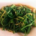 みなみゆき母's cooksnap of when they made 超簡単っ！！春菊のごま油炒め★もう一品に.