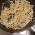 haturi's cooksnap of when they made 節約食材もやしのガーリックバター醤油炒め.