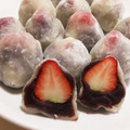 twinflower's cooksnap of when they made 父直伝☆　切り餅を使って　いちご大福♫♬.