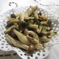 miyuki12's cooksnap of when they made 簡単おつまみ♪キノコのガリバター炒め☆.