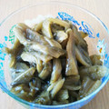 ゆうママぁ♬'s cooksnap of when they made ふき 簡単♪塩と塩昆布♡漬物？あえ物？.