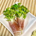にきけん's cooksnap of when they made 簡単おつまみ☆かいわれと生ハム巻きまき☆.
