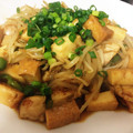 余接20's cooksnap of when they made 厚揚げと鶏肉deコクあり！もやし炒め♪.
