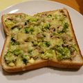 ツインズ♀ママ's cooksnap of when they made 私の朝はブロッコリートーストから始まる♪.