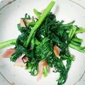 りんころ9141's cooksnap of when they made 春菊とベーコンの美味しい炒め.