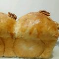 かにりん's cooksnap of when they made 全粒粉30%の、手捏ね、くるみちぎりパン.
