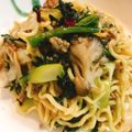 ねこのともだち's cooksnap of when they made 春菊とひき肉の塩生姜焼きそば.