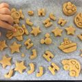 QumQum's cooksnap of when they made 簡単！こどもと型抜きミルククッキー.