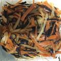 クックARHT96☆'s cooksnap of when they made 余り野菜で節約♪大根の皮とひじきの炒め煮.