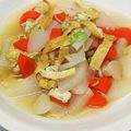 クックAR1QB1☆'s cooksnap of when they made あごだしつゆで簡単★大根と揚げの煮物.