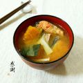 ♪珠香♪'s cooksnap of when they made 鮭カボチャきのこの具沢山味噌汁.