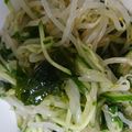 さっちゃん３２'s cooksnap of when they made 簡単一品♡もやしとワカメと胡瓜のナムル.
