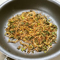 がりさん's cooksnap of when they made 簡単‼セロリの葉っぱのふりかけ.