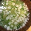 amileamila's cooksnap of when they made 鍋いらず！揚げ玉のお味噌汁☆.