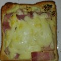 kyokoha's cooksnap of when they made 朝食に♪ベーコンチーズトースト.