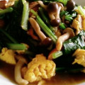 satomiａｉ's cooksnap of when they made 小松菜としめじのオイスターソース炒め.