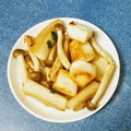 ウメ吉さん's cooksnap of when they made シンプル♬かぶと舞茸とはんぺん炒め.