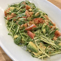 kimisaraz's cooksnap of when they made アボカドとトマトと水菜のわさびマヨサラダ.