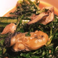 Buhichef's cooksnap of when they made 牡蠣と春菊の炒め物.