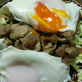 SoMiNemama's cooksnap of when they made 豚こまガリバタ照り焼き☆半熟目玉焼きのせ.