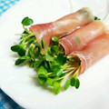❤和くんのお嫁さん❤'s cooksnap of when they made 前菜に簡単♪かいわれの生ハム巻き.