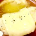 ひい◡̈♥︎'s cooksnap of when they made 飴色玉ねぎ無しで♡オニオングラタンスープ.