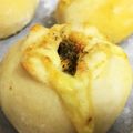 hachinoji★'s cooksnap of when they made 残ったカレーで作るチーズカレーぱん.
