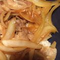 目指せ美白's cooksnap of when they made 豚バラと玉ねぎ炒め(丼).