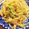 ぃくみっき〜★'s cooksnap of when they made 簡単 焼きうどん.