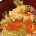 2みーちゃん's cooksnap of when they made 簡単♪キャベツとソーセージの丼ぶり☆.