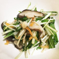 kosubin's cooksnap of when they made 水菜と椎茸とエノキの和え物.
