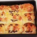 ひとみ８０'s cooksnap of when they made アンパンマン&バイキンマンちぎりパン.