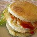 sakuni's cooksnap of when they made イングリッシュマフィンで目玉焼きサンド.