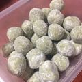 kuroneko-mina's cooksnap of when they made サク・ホロ＊抹茶スノーボールクッキー.