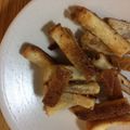 ぽっぽ３号's cooksnap of when they made 余ったパンの耳でガーリックスティック.