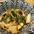 のりてぃｓｘ's cooksnap of when they made 簡単♪きのことレタスの炒め物.