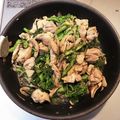 クックDAHPUS☆'s cooksnap of when they made 簡単♡菜花と鶏肉のガリバタ醤油炒め.