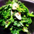 Aloha☆★'s cooksnap of when they made 春到来！！なばなとにんにくの塩炒め.