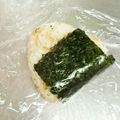 まりぺん's cooksnap of when they made 揚げ玉とゴマのおにぎり.