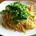 ゆるうむ's cooksnap of when they made 海鮮パクチー焼きそば.
