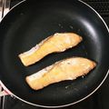 りりぃ0827's cooksnap of when they made 簡単！基本！フライパンで鮭の焼き方♡.