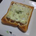 亜久里's cooksnap of when they made 肉みそチーズトースト.